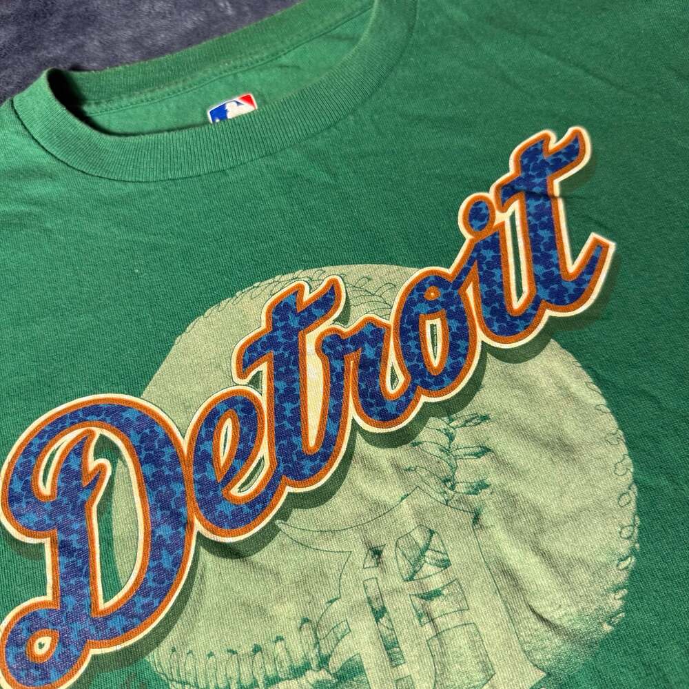 Detroit Tigers St. Patrick's Day MLB Genuine Merchandise Graphic T-Shirt